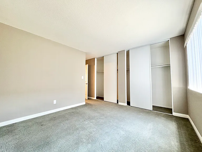 14542 Burbank Blvd #3 — Photo 7