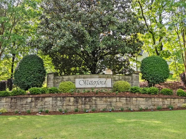 29 Waterford Dr W, Seneca, SC 29672