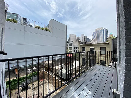 Rented by Zjama Realty Corp | media 6