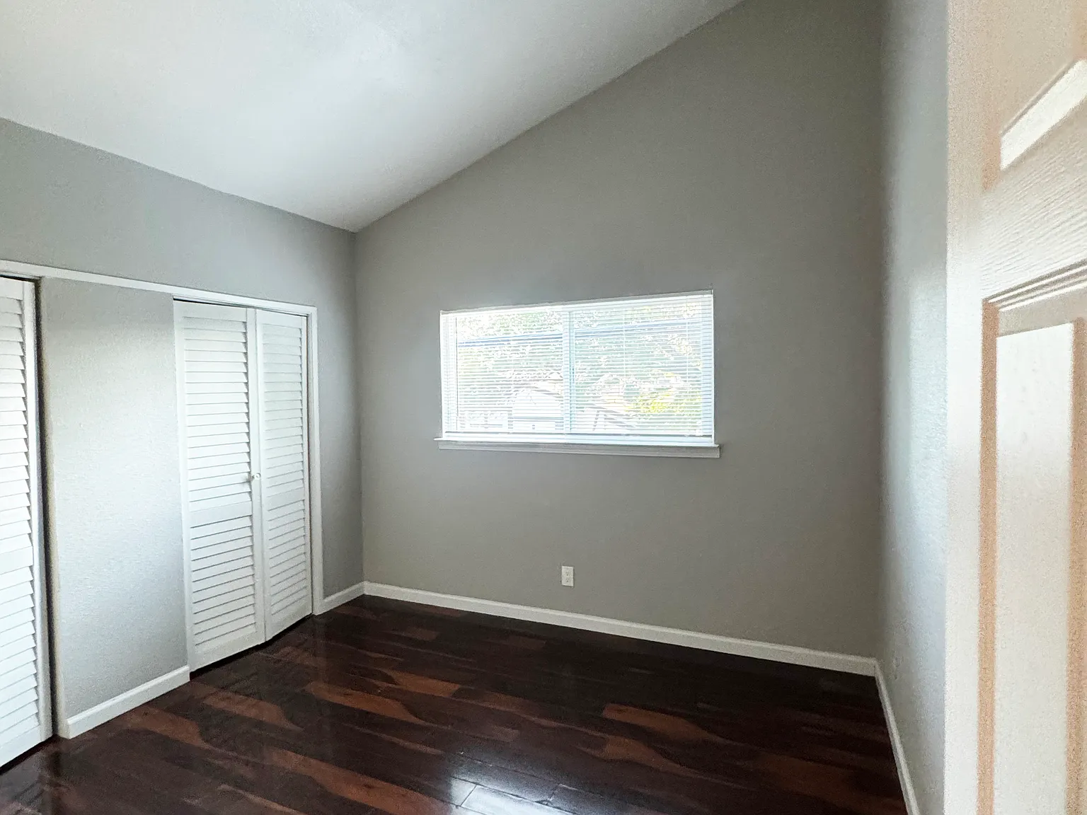 Walnut Manor — Photo 2