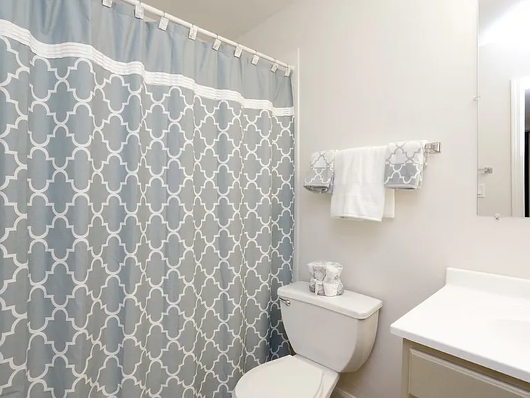 2BR, 1BA - Bathroom