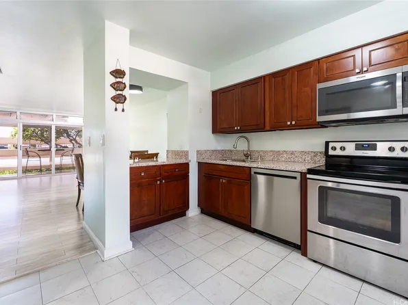 500 University Ave APT 320, Honolulu, HI 96826