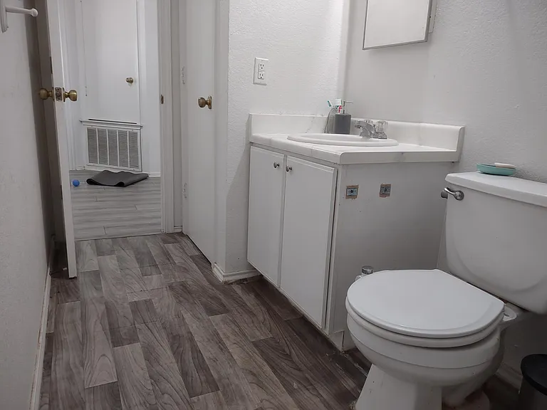 19 Fannin Post — Photo 15