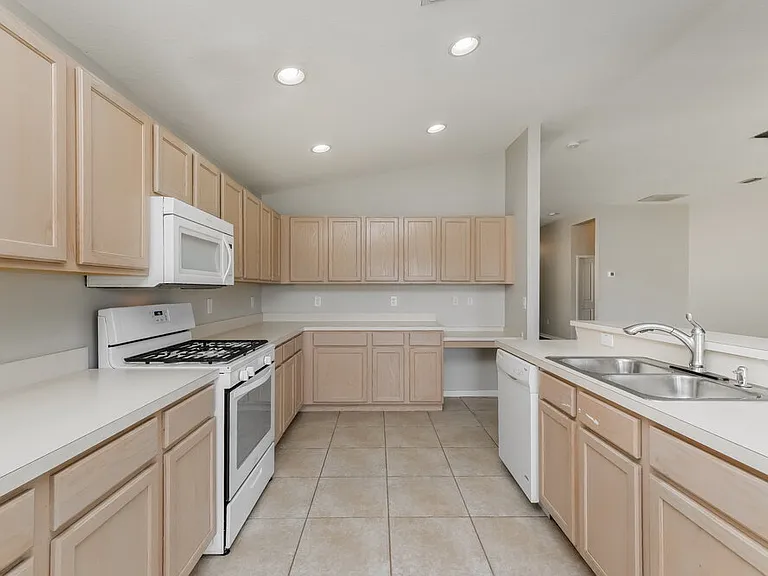6613 Cambridge Park Dr — Photo 7