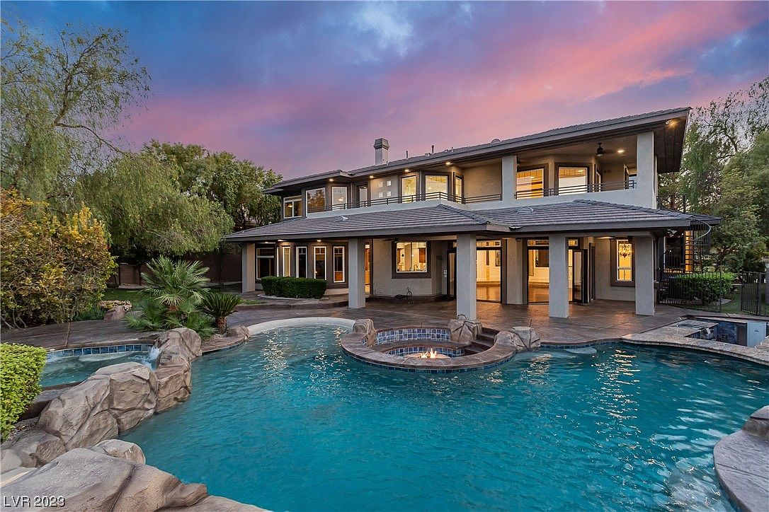 6 Bloomfield Hills Dr