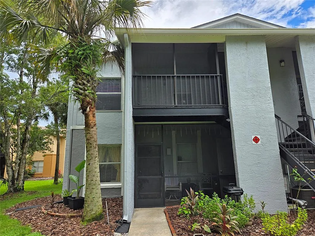2 bed, 2.0 bath, 851 sqft, $1,600 — Photo 2