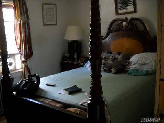 5th image of 11135 143rd St