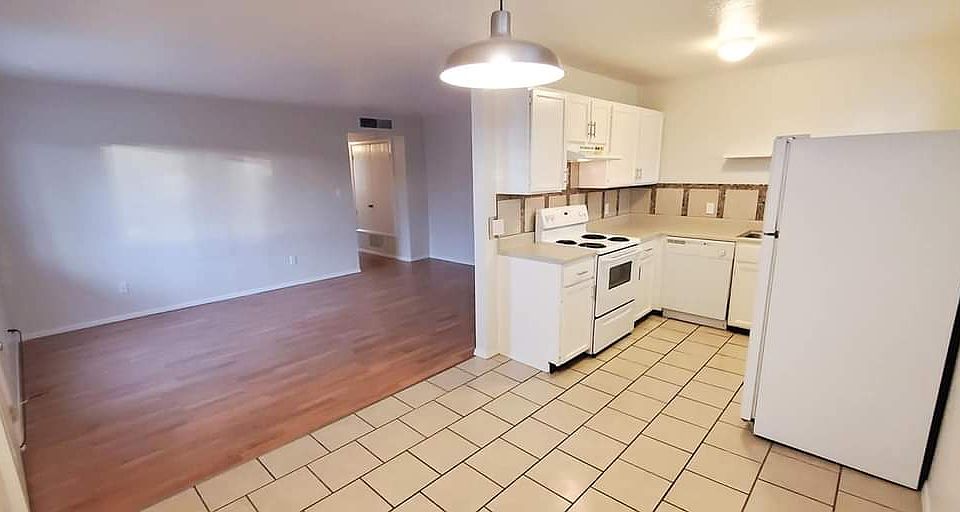 Kitchen & Livingroom