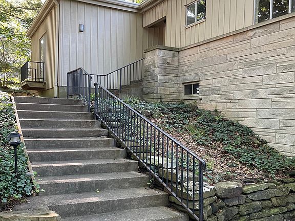 2nd image of 1310 E Maxwell Ln