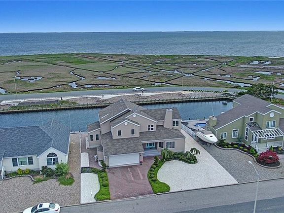5th image of 846 Ensign Dr