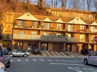 65-01 242nd St #1C, Little Neck, NY 11362