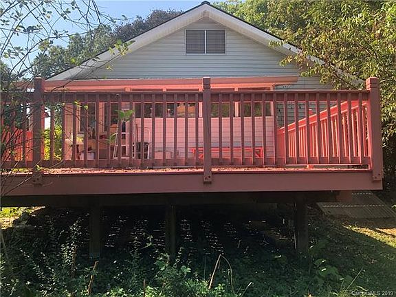 3rd image of 54 Cart Wheel Ln