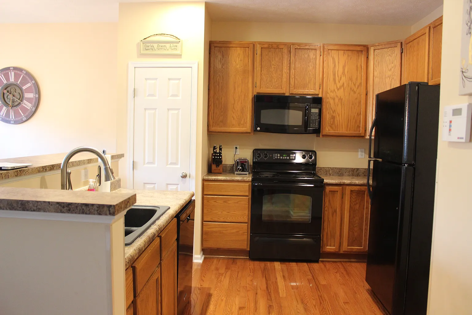 120 Bellefield Ct photo 1