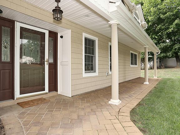 2nd image of 785 Drake Ln