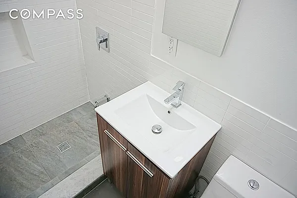 Rented by Compass | media 18