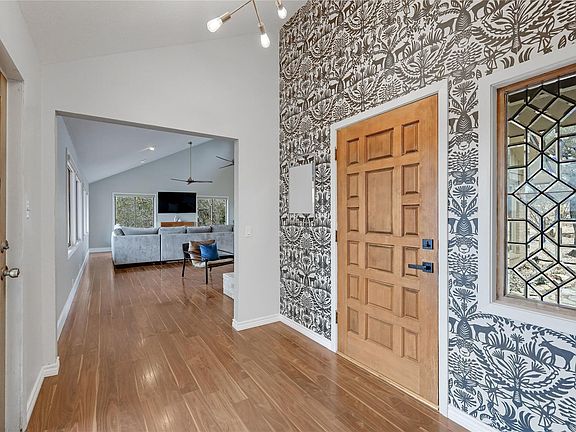 5th image of 18205 Ridge Rd