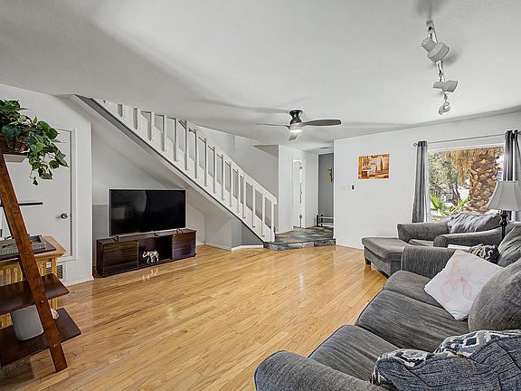 4th image of 2122 E Margarita Dr