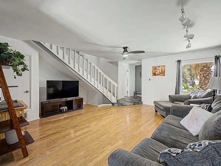 2122 E Margarita Dr — Photo 4