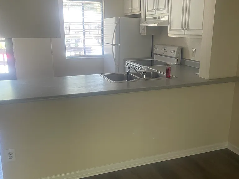 3643 Saint Johns Ct #B — Photo 5