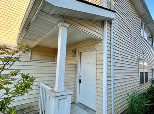 8516 NE Knott St, Portland, OR 97220