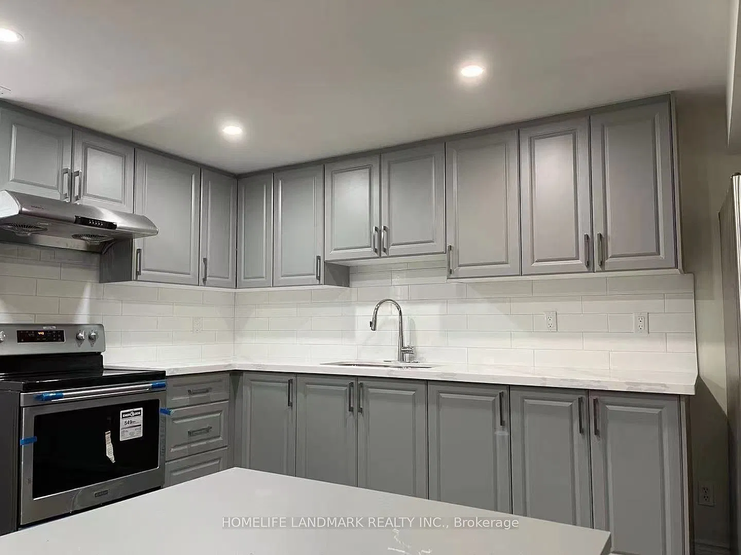 3 bed, $2,200 — Photo 3