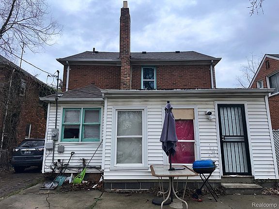 5th image of 15482 Rutherford St