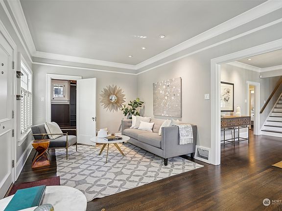 5th image of 2112 E Shelby Street