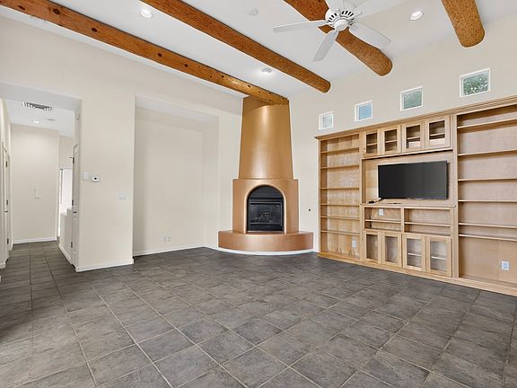 4th image of 8 Sobradora Dr