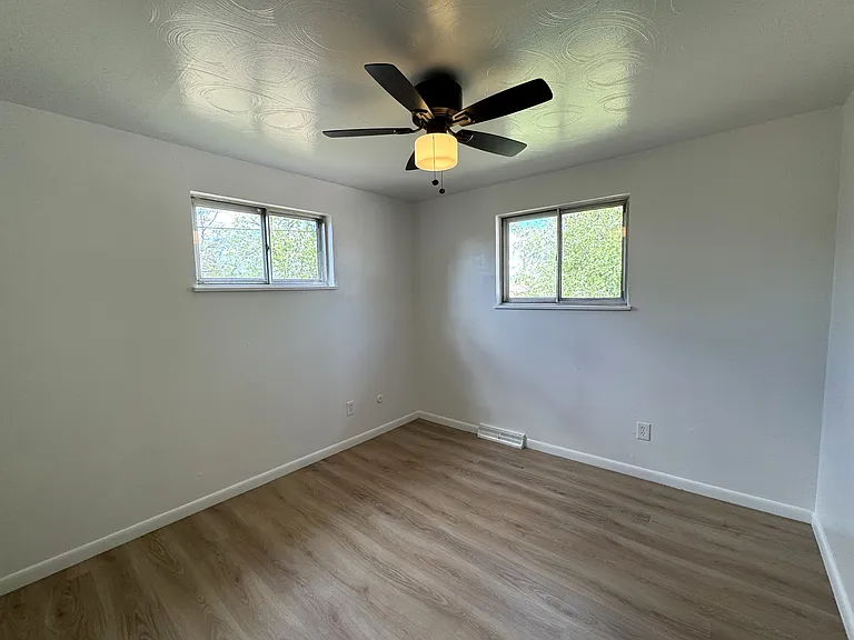 321 S Salem St — Photo 15