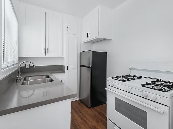 Kitchen (Appliances Included)