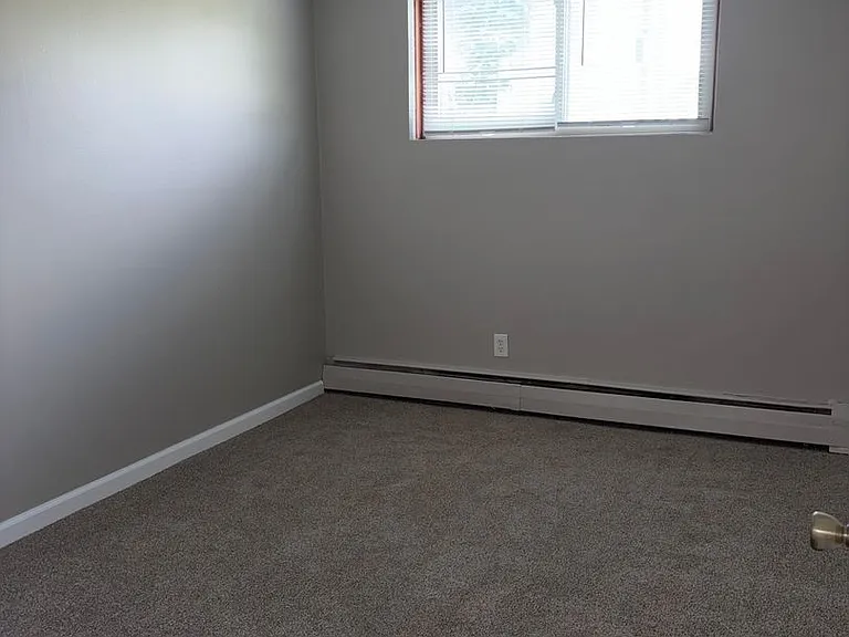 Aspen Apartments — Photo 30