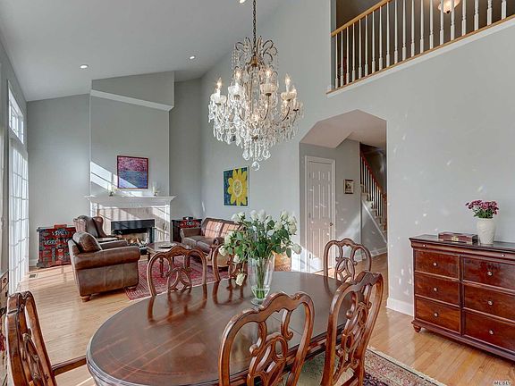 3rd image of 315 Portofino Pl