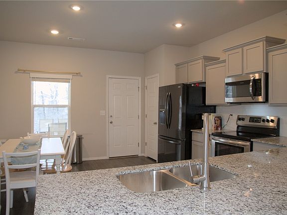 5th image of 1175 E Sparrow Cir
