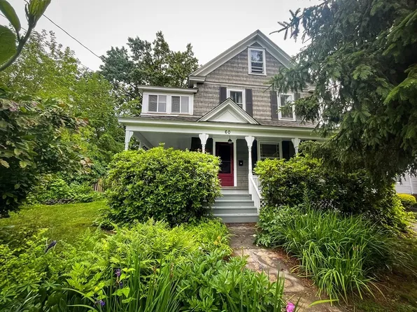 60 Riddell St, Greenfield, MA 01301