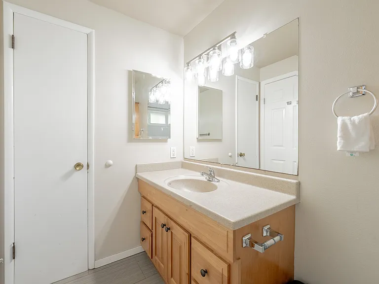 6107 NE 194th Pl #4 — Photo 10