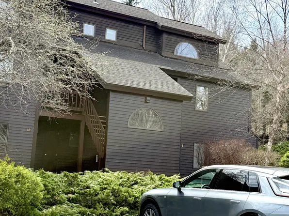 62 Liftside Dr #A, Hunter, NY 12442