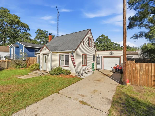 1424 West St, Muskegon, MI 49442