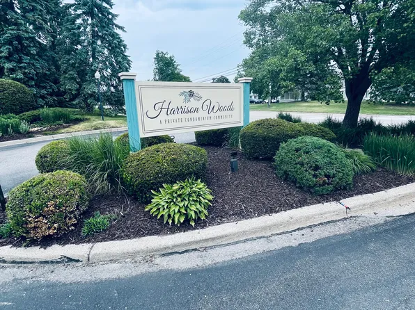 27687 Harrison Woods Ln, Harrison Township, MI 48045