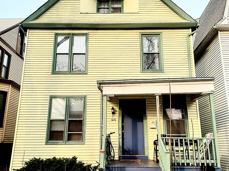 1121 Garnett Pl — Photo 3