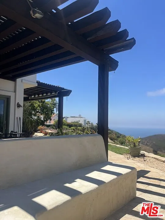 5 bed, 5.5 bath, 3980 sqft, $17,500 — Photo 3