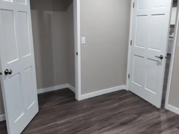 East Bremer Apartments, 3303 E Bremer Ave #213, Waverly, IA 50677