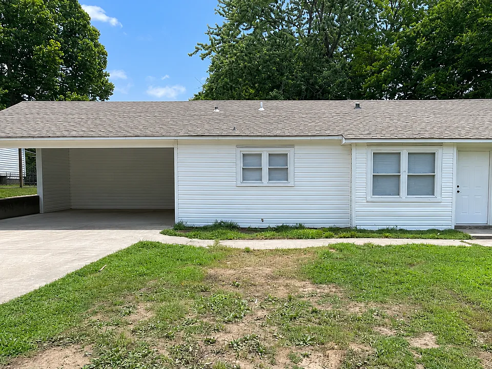707 Oakwood Dr