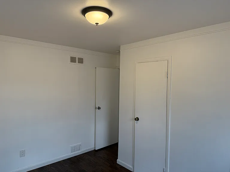 1303 Wilson Ave — Photo 8
