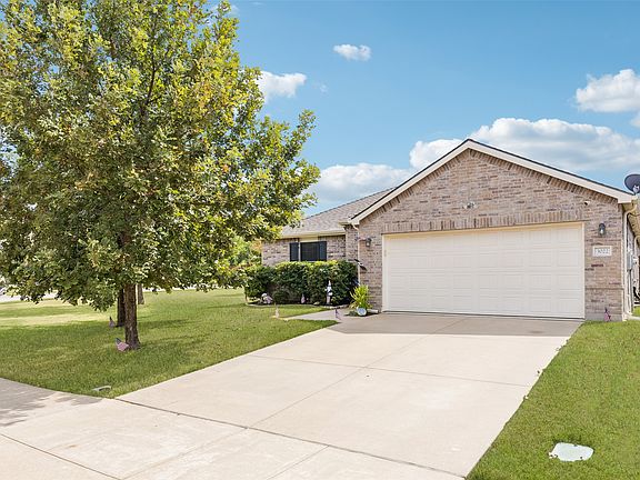 2nd image of 3022 Pinyon Pl