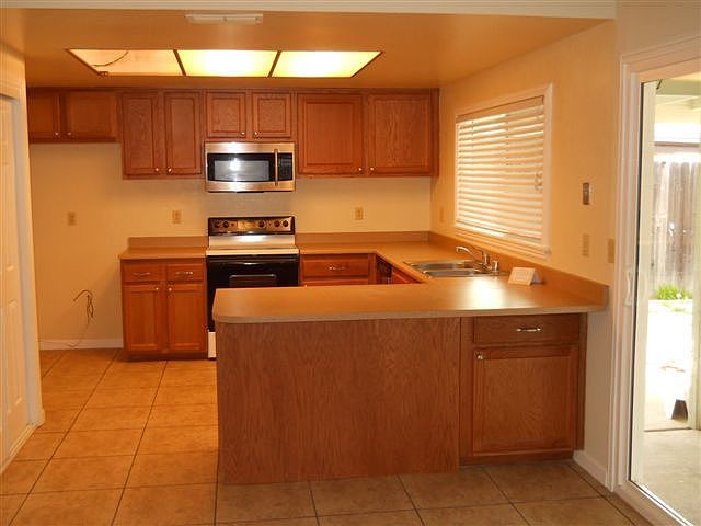 1st image of 8338 Hayfield Cir