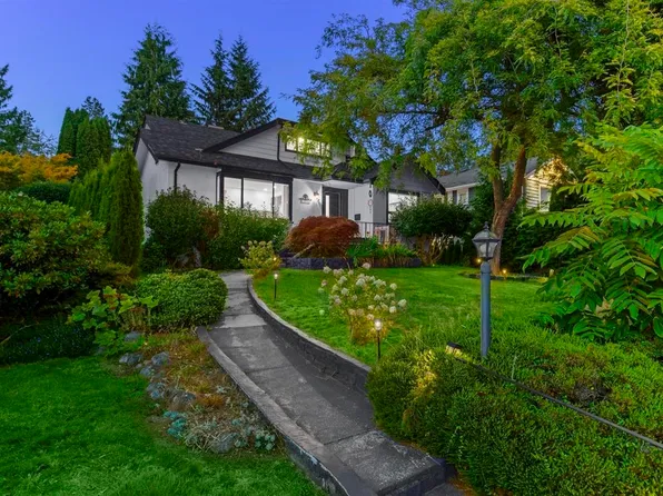1921 Fulton Ave, West Vancouver, BC V7V 1T2