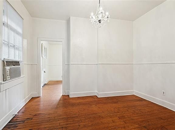 2nd image of 925 Royal St #102
