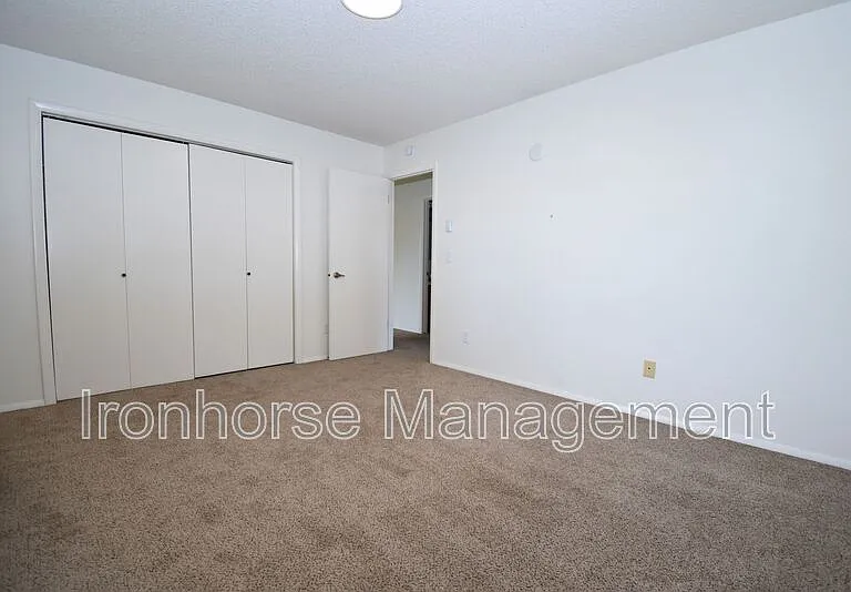 811 W Villard St #63 — Photo 7