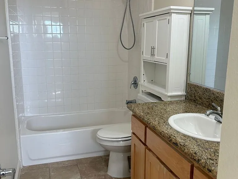 422 Upham St #422B — Photo 9