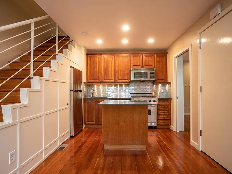732 NW 12th Ave — Photo 5
